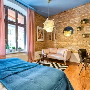 retro-apartament-butikowy-stary-rynek.poznan-hotels.com/