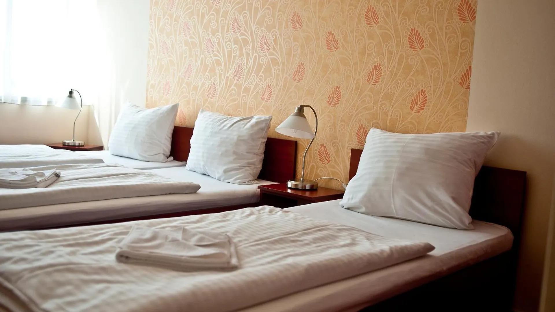 ***  Canada Hotel Budapest Hungary